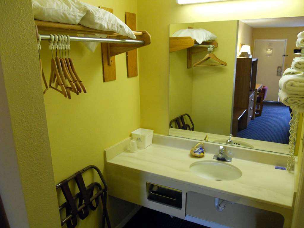 Americas Best Inn - Savannah I-95 조지타운 객실 사진